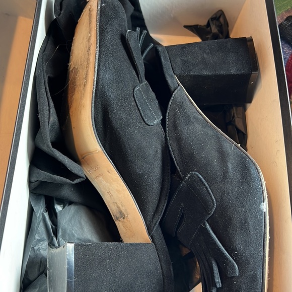 Barneys NY Suede Oxford Block Heel Fringe Mules. made in Italy. - Picture 8 of 10